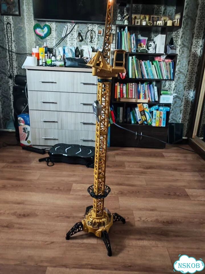 Подъемный кран игрушка фото 1