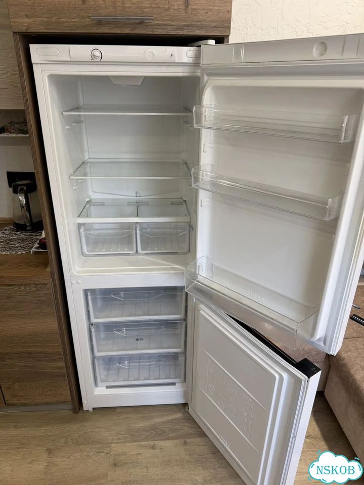 Холодильник Indesit как новый фото 2