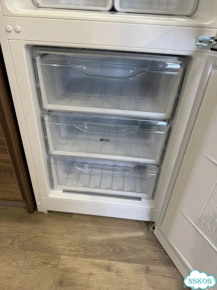 Холодильник Indesit как новый фото 3