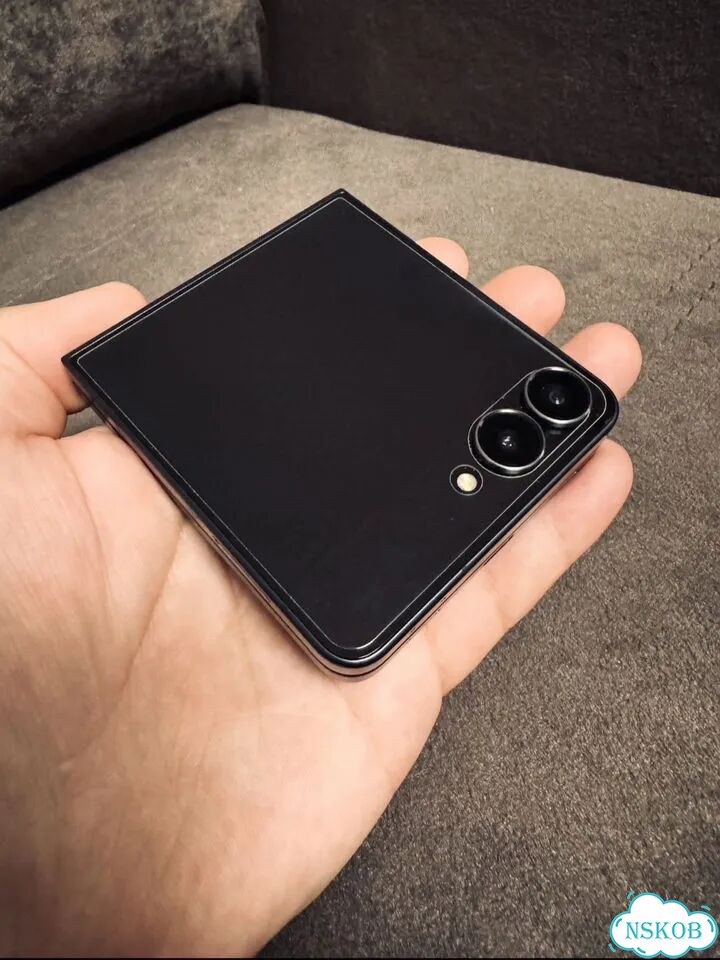 Samsung Galaxy Z Flip7, 12/256 ГБ, SIM + eSIM фото 4