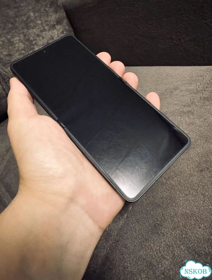 Samsung Galaxy Z Flip7, 12/256 ГБ, SIM + eSIM фото 6