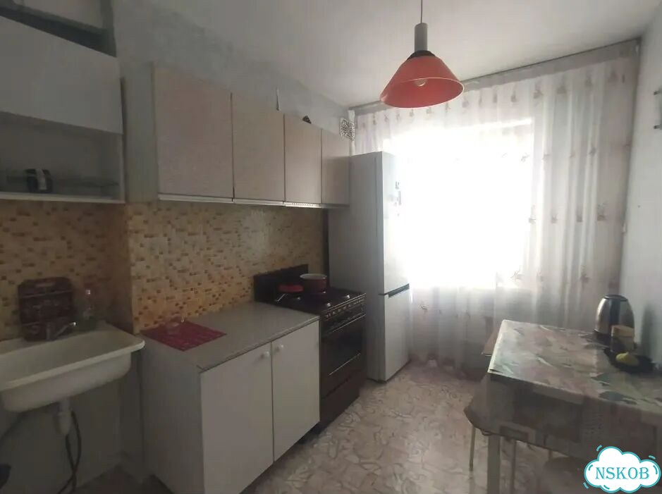2-к. квартира, 46 м², 4/10 эт. фото 2