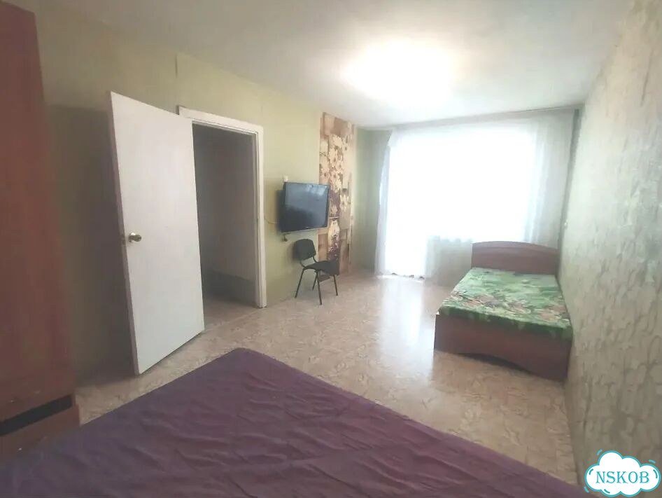 2-к. квартира, 46 м², 4/10 эт. фото 3