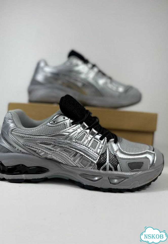 Кроссовки Asics фото 1