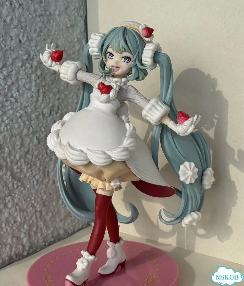 Фигурка Miku sweet sweets strawberry short фото 1