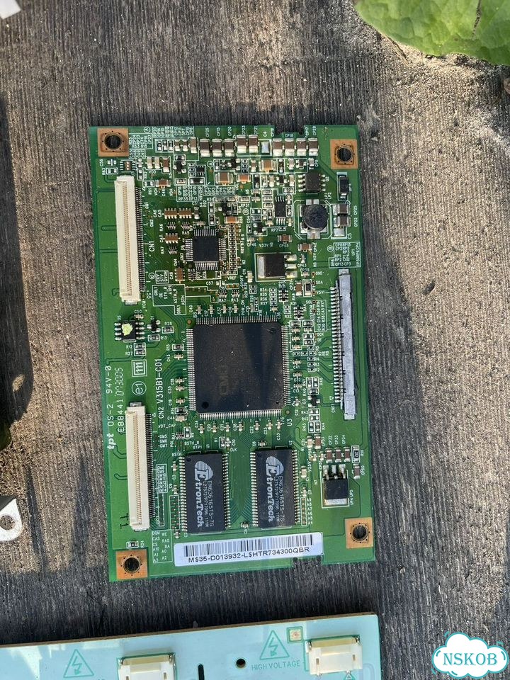 Samsung LE32R81b фото 5