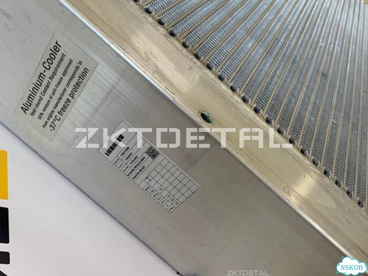 Радиатор Liebherr 11658815 (Оригинал) фото 3
