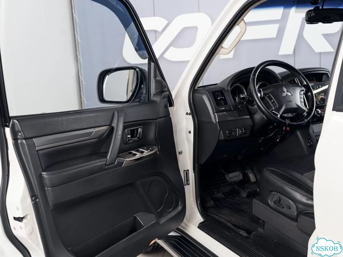 Mitsubishi Pajero 3.0 AT, 2021, 147 956 км фото 6