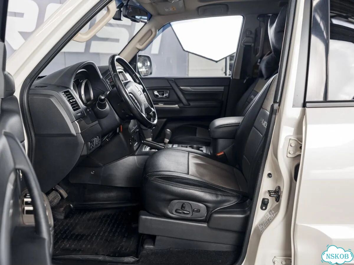 Mitsubishi Pajero 3.0 AT, 2021, 147 956 км фото 8
