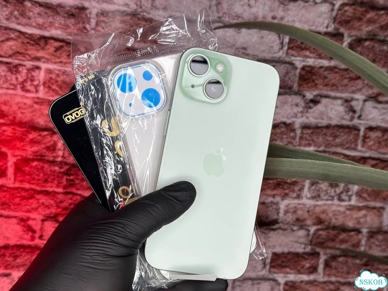 iPhone 15, 256 ГБ, SIM + eSIM фото 1
