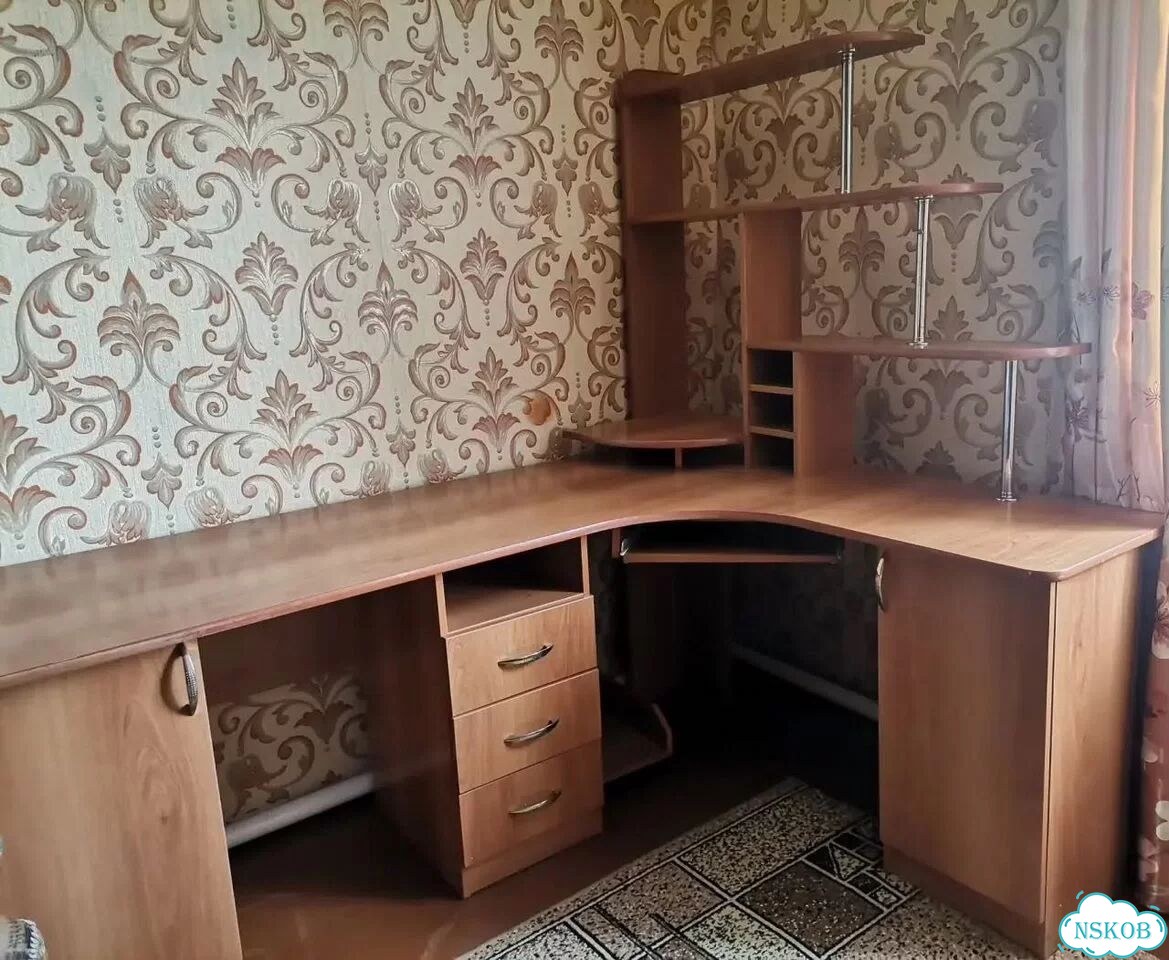 Угловой письменный стол фото 1