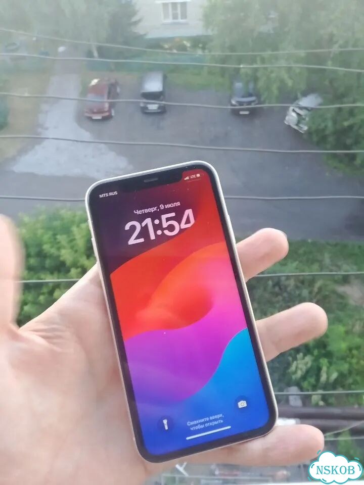 iPhone 11, 64 ГБ, SIM + eSIM фото 1