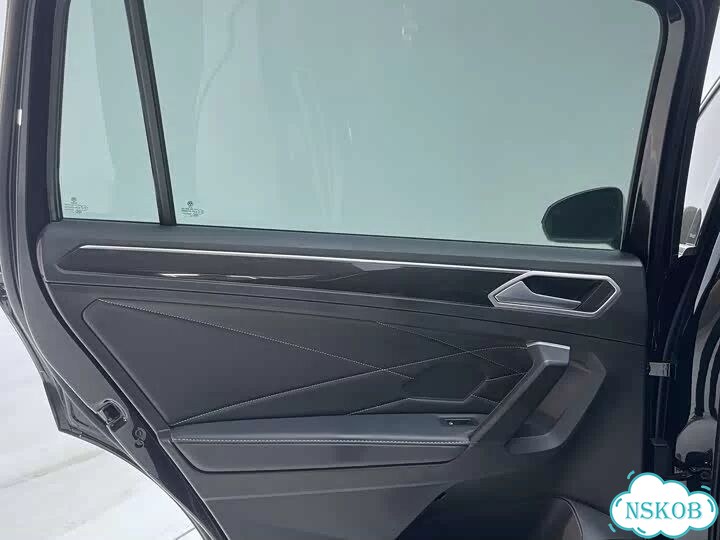 Volkswagen Tiguan L 1.4 AMT, 2023, 31 000 км фото 17