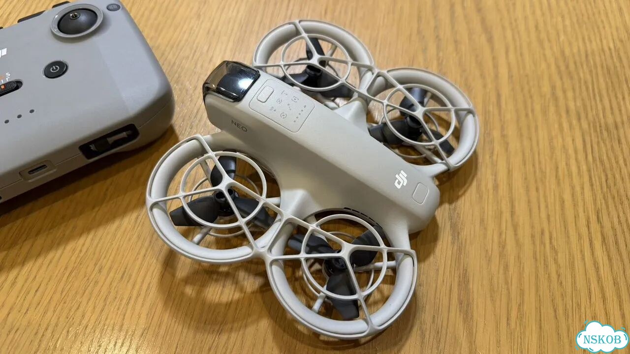 Квадрокоптер DJI Neo Fly More Combo фото 1