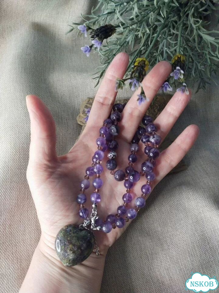 Украшение из натуральных камней из аметиста фото 8