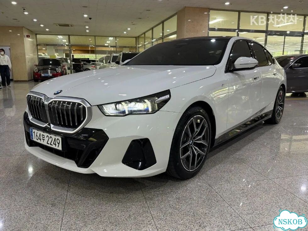 BMW 5 серия 2.0 AT, 2024, 40 600 км фото 2