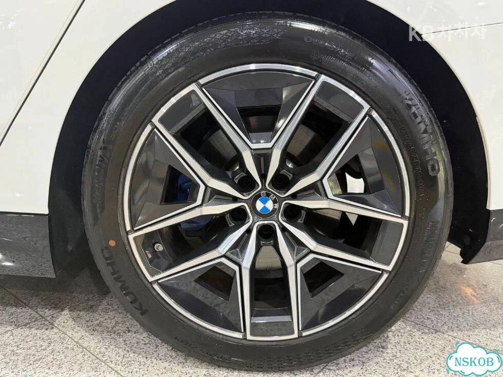 BMW 5 серия 2.0 AT, 2024, 40 600 км фото 21