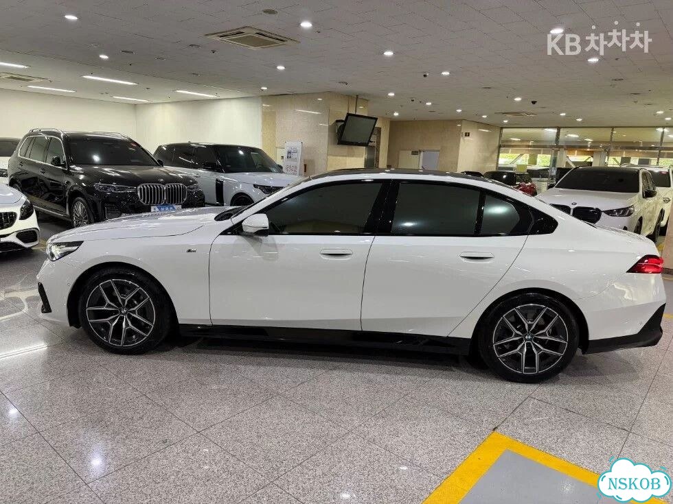 BMW 5 серия 2.0 AT, 2024, 40 600 км фото 4