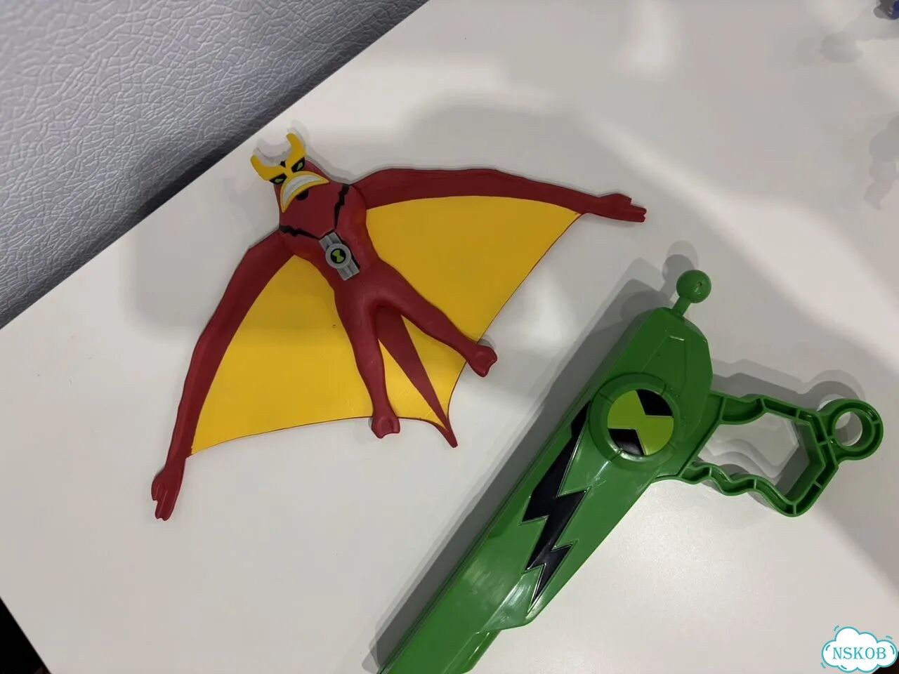 Ben 10 игрушки, самолеты, DNA-lab в ассортименте фото 4