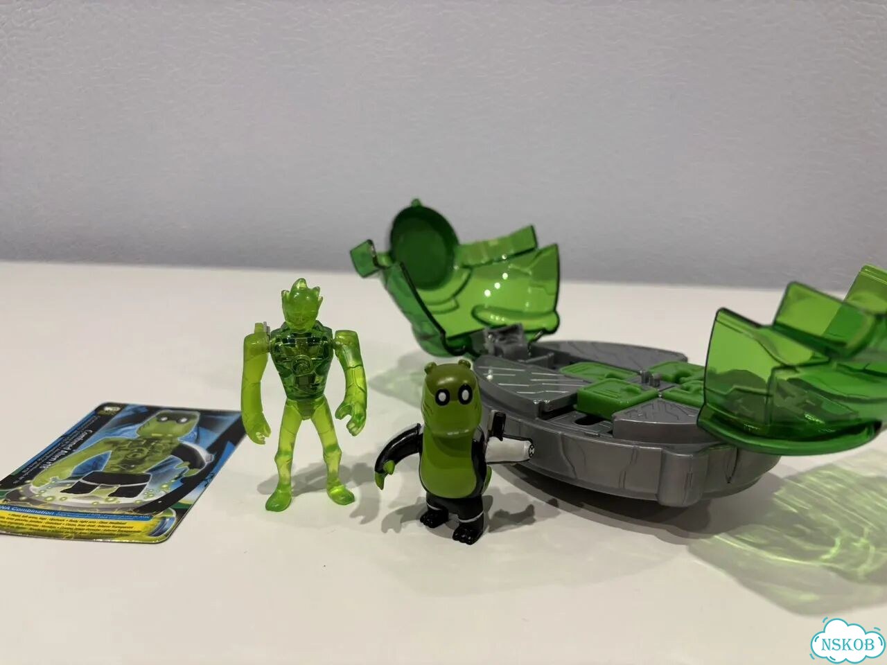 Ben 10 игрушки, самолеты, DNA-lab в ассортименте фото 5