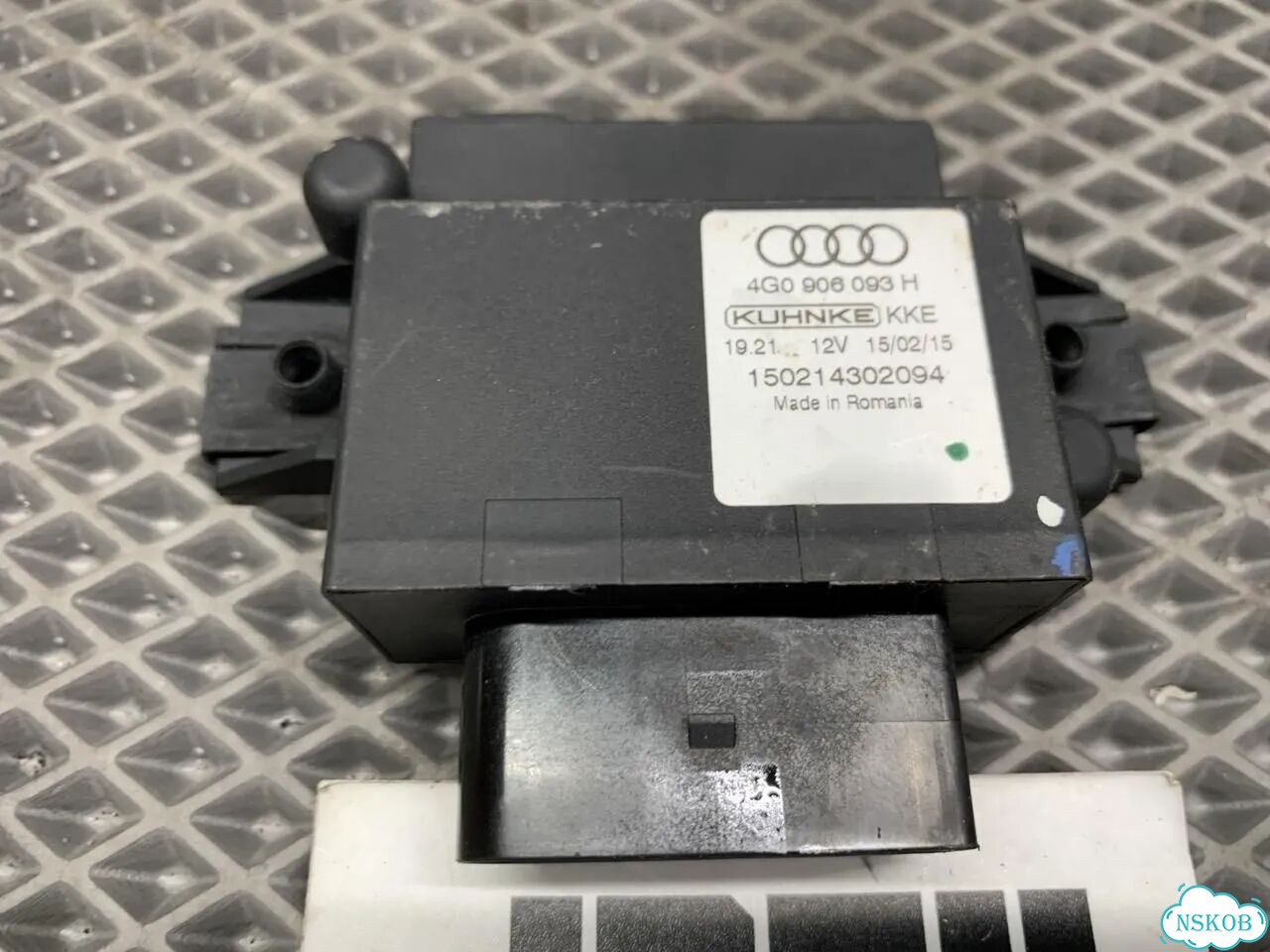 Блок управления топливным насосом Audi Q5 8R cncd фото 2