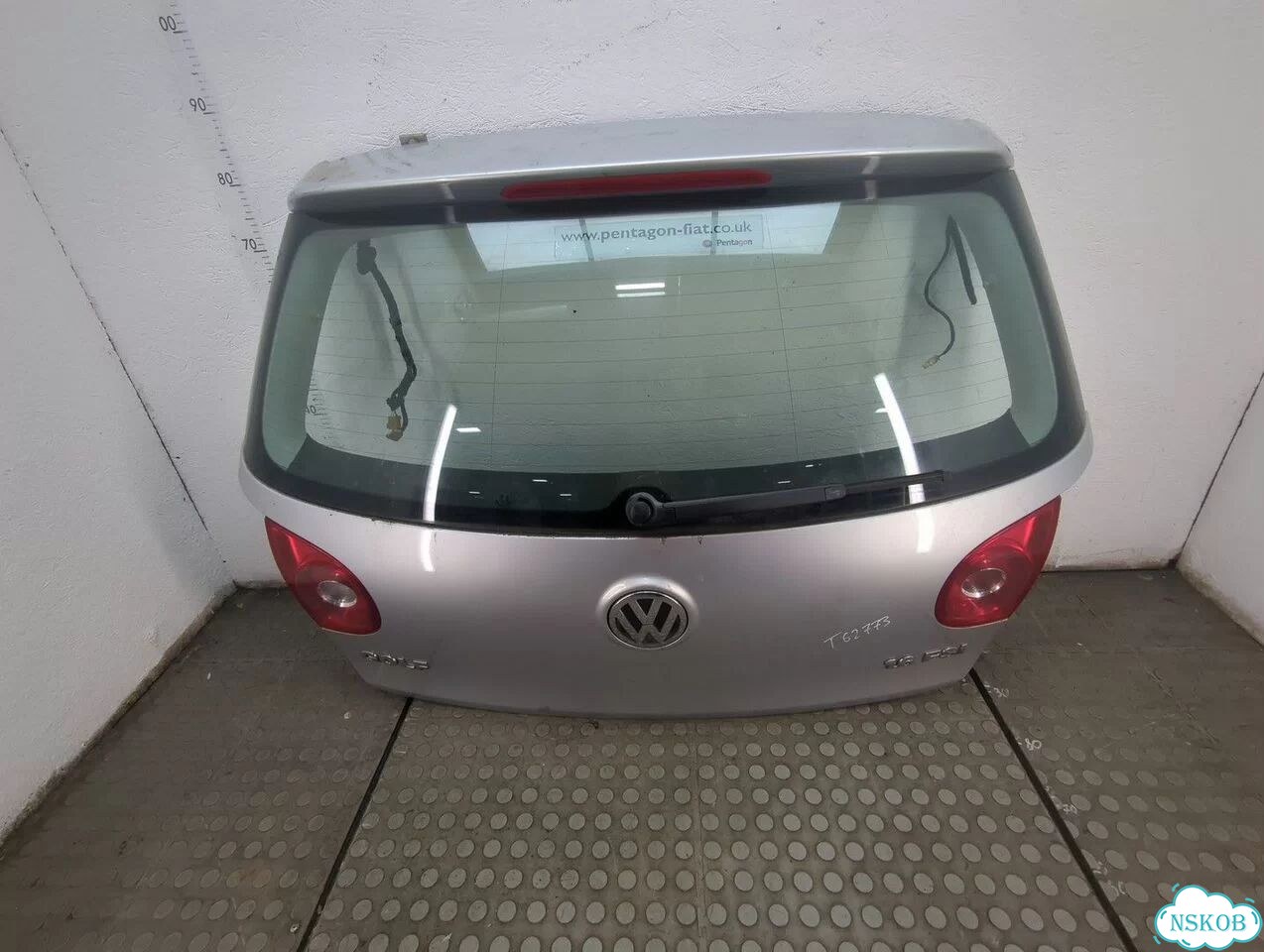 Крышка багажника Volkswagen Golf 5 фото 1