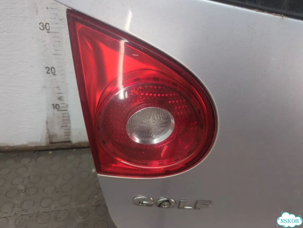 Крышка багажника Volkswagen Golf 5 фото 3