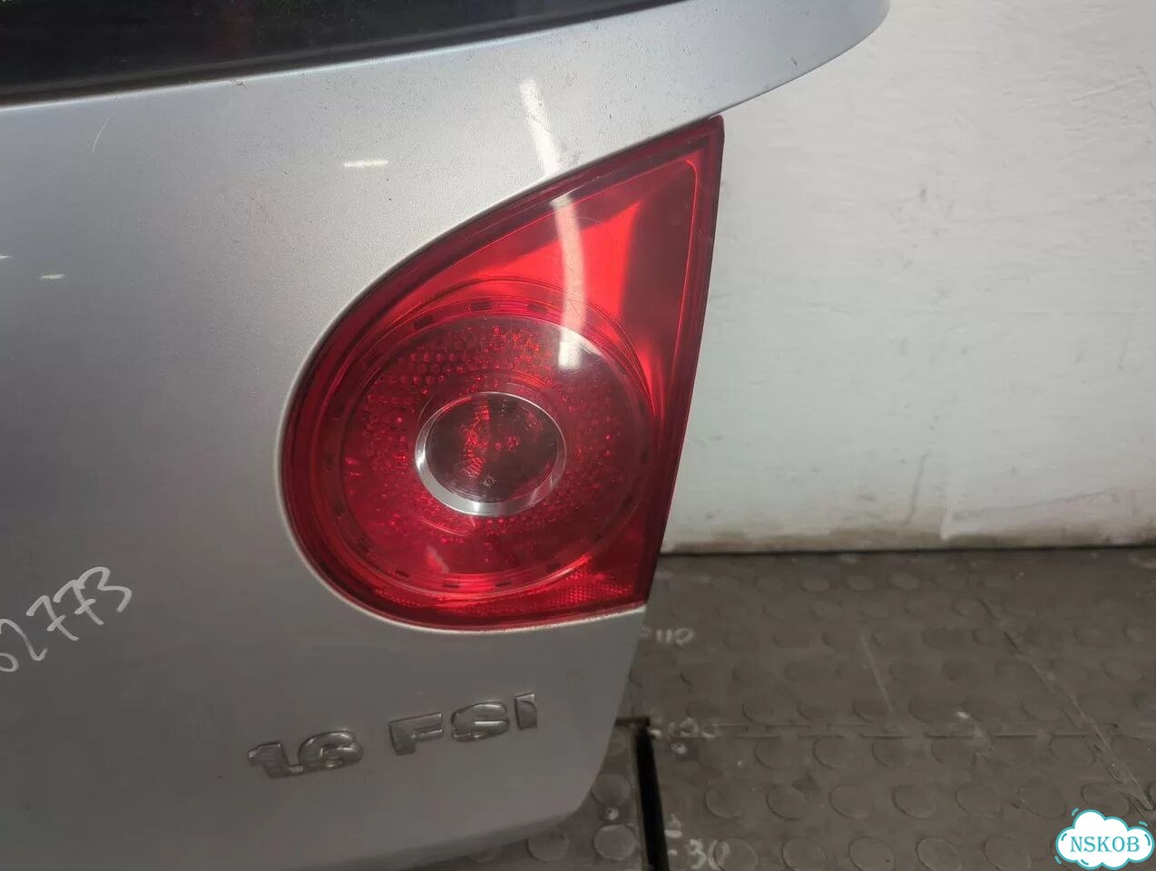 Крышка багажника Volkswagen Golf 5 фото 4