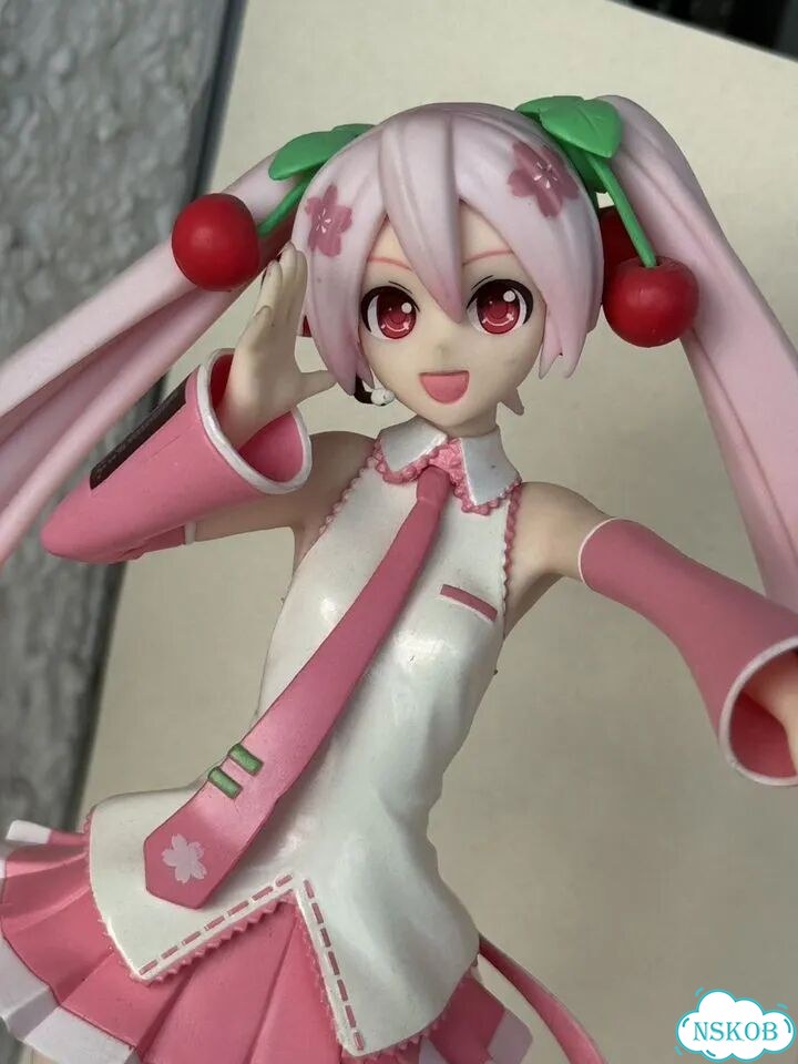 Фигурка sega Hatsune Miku Sakura Ver. 3 фото 1