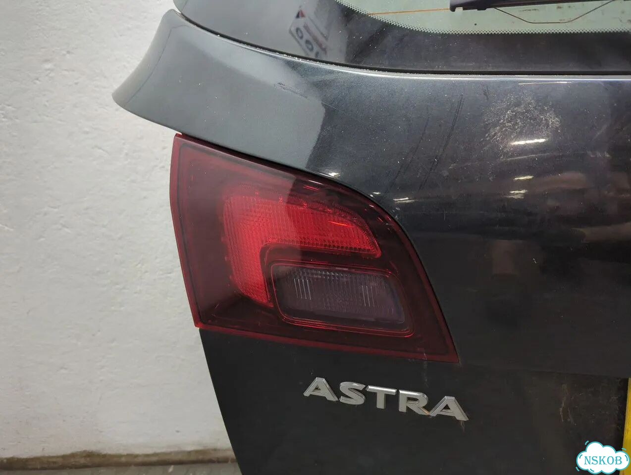 Крышка багажника Opel Astra J фото 5