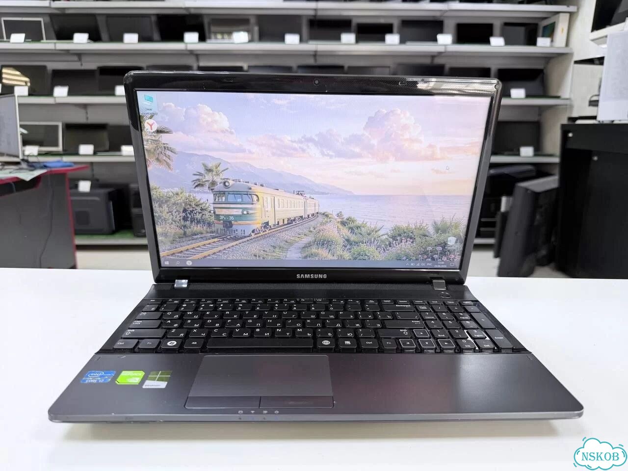Ноутбук Samsung NP300E5C Core i7 SSD 240Gb фото 2