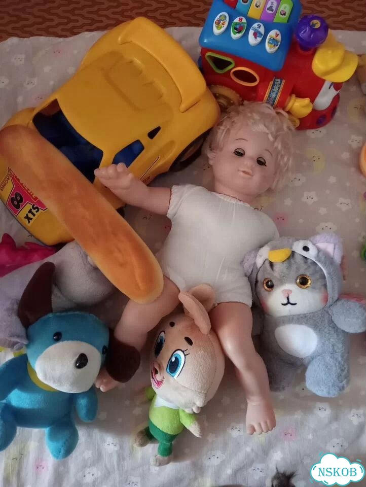 Коробка с игрушками фото 3