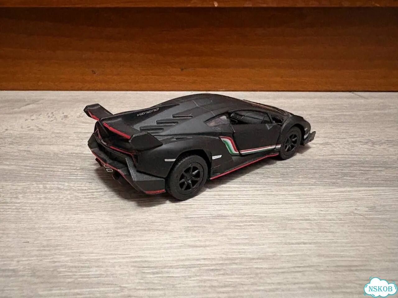 Модель Lamborghini Veneno фото 2