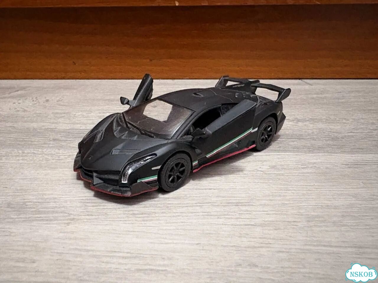 Модель Lamborghini Veneno фото 4