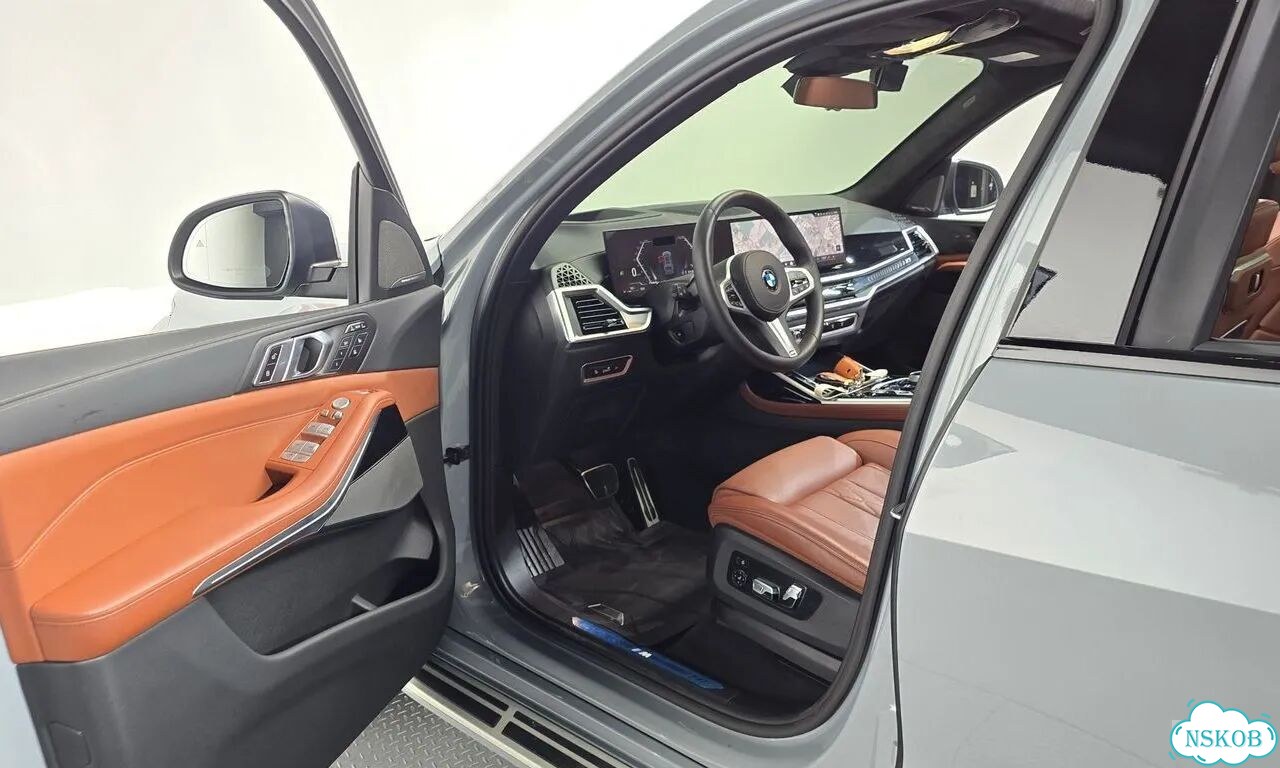 BMW X7 3.0 AT, 2024, 28 000 км фото 11
