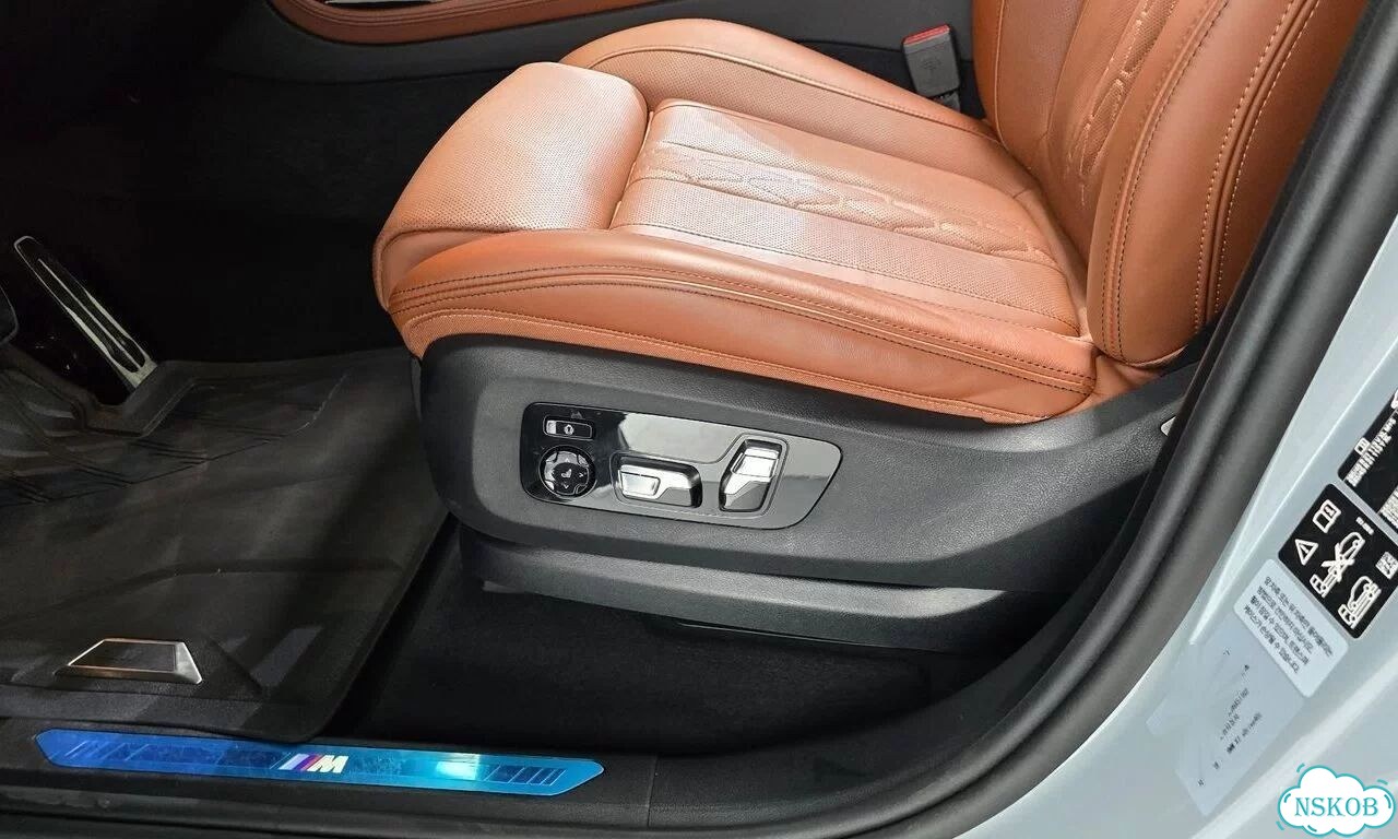 BMW X7 3.0 AT, 2024, 28 000 км фото 16