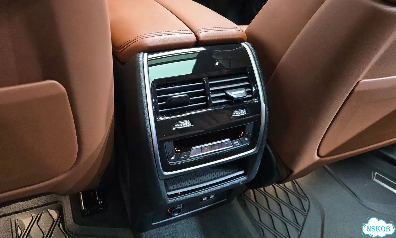 BMW X7 3.0 AT, 2024, 28 000 км фото 18