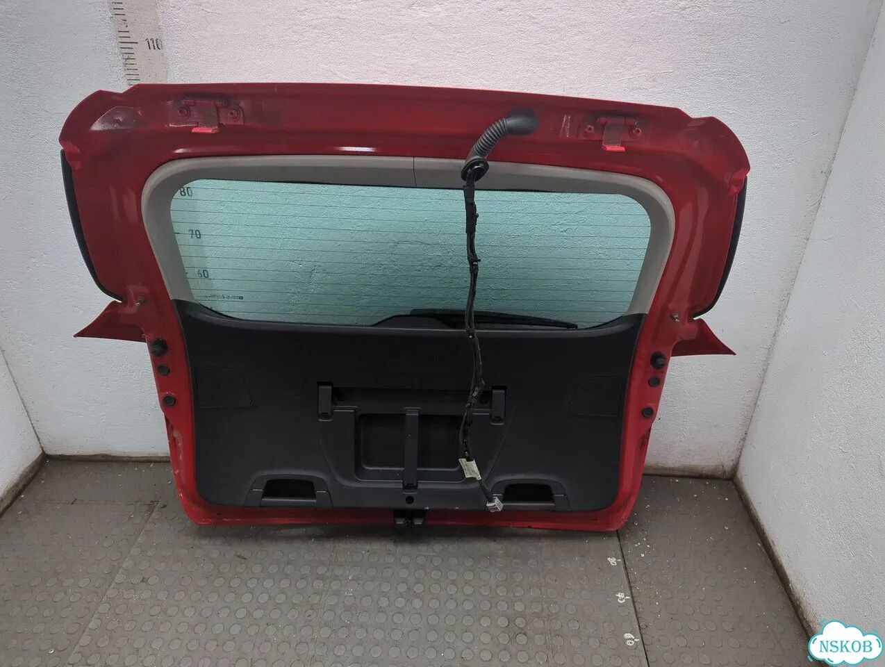 Крышка багажника Opel Astra J фото 11