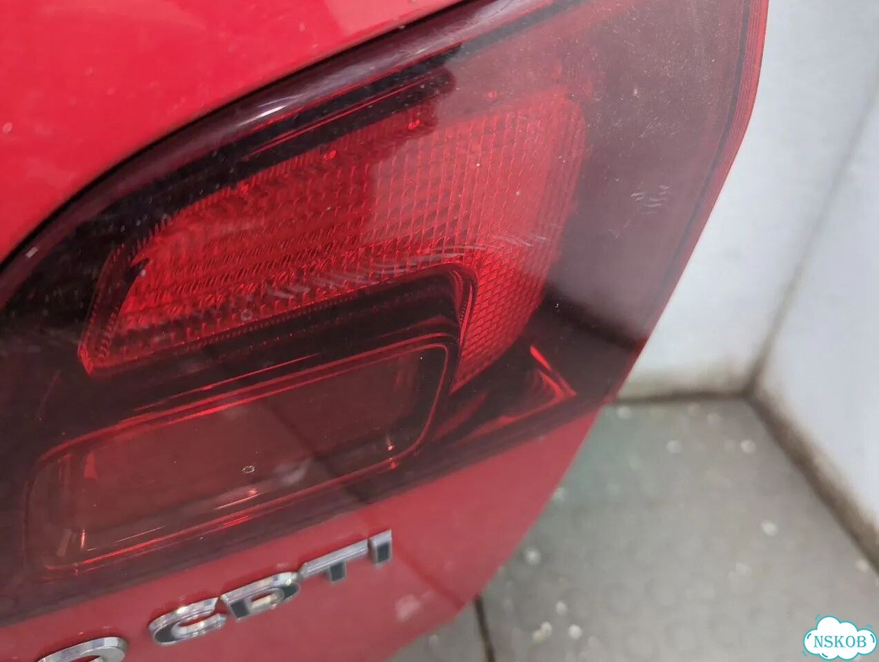 Крышка багажника Opel Astra J фото 4