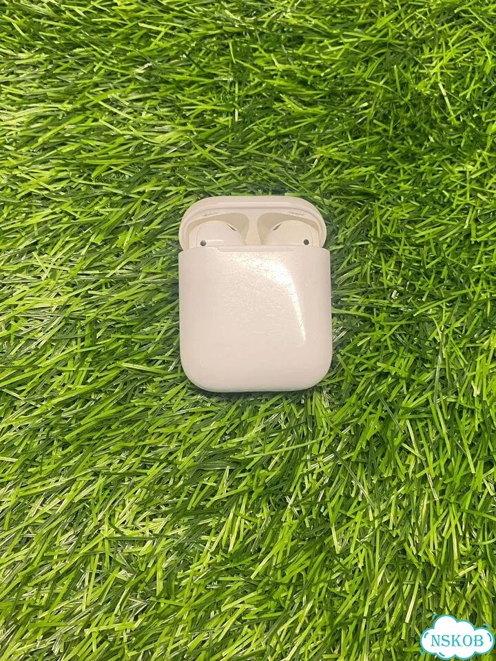 Apple AirPods 1-го поколения фото 1