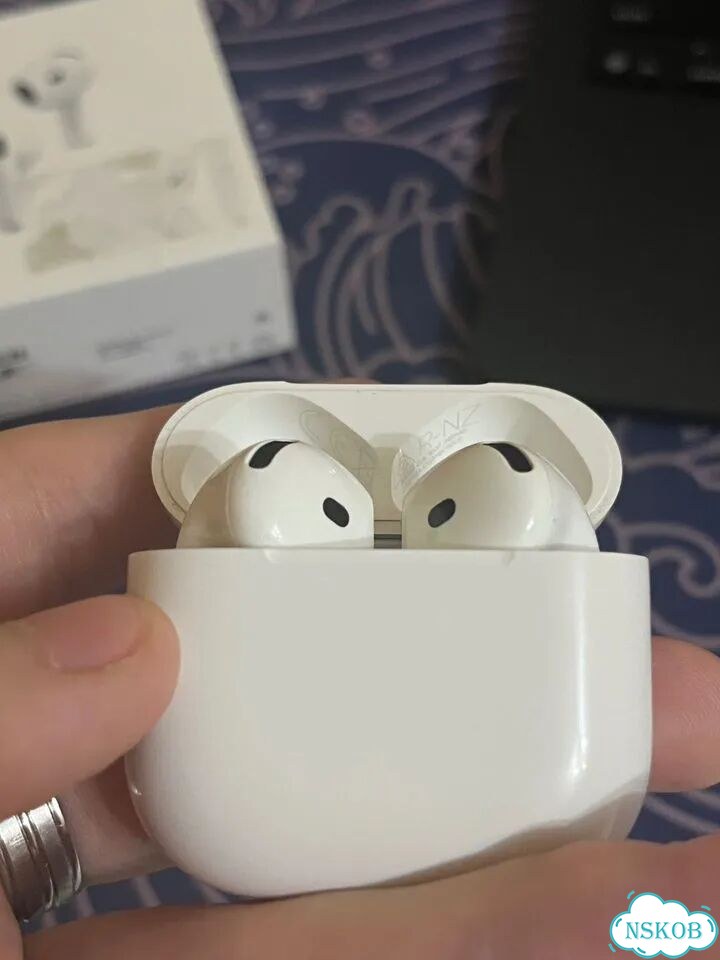 Airpods 4 с шумоподавлением фото 4
