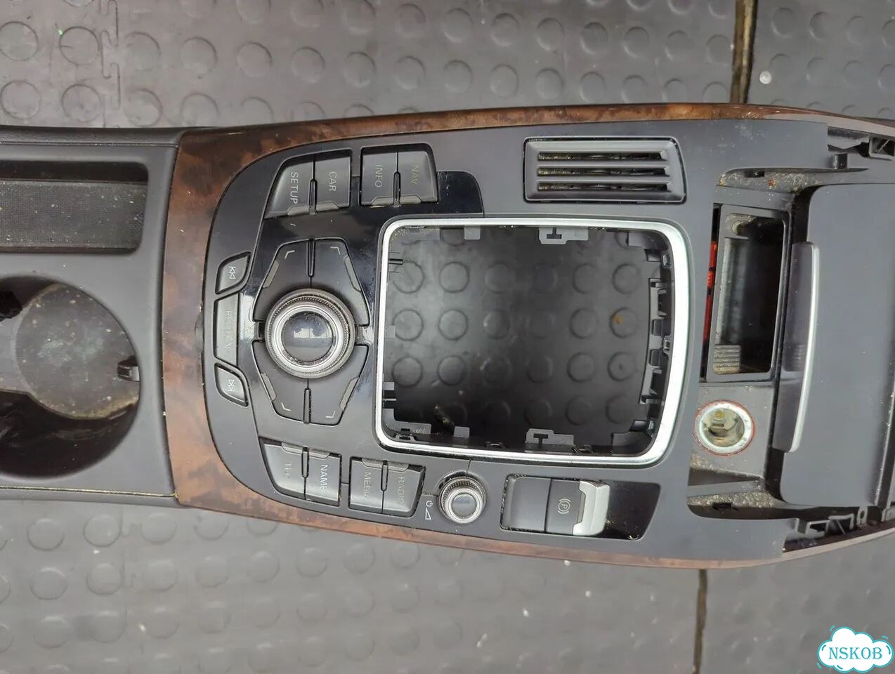 Консоль салона Audi A4 (B8) фото 6