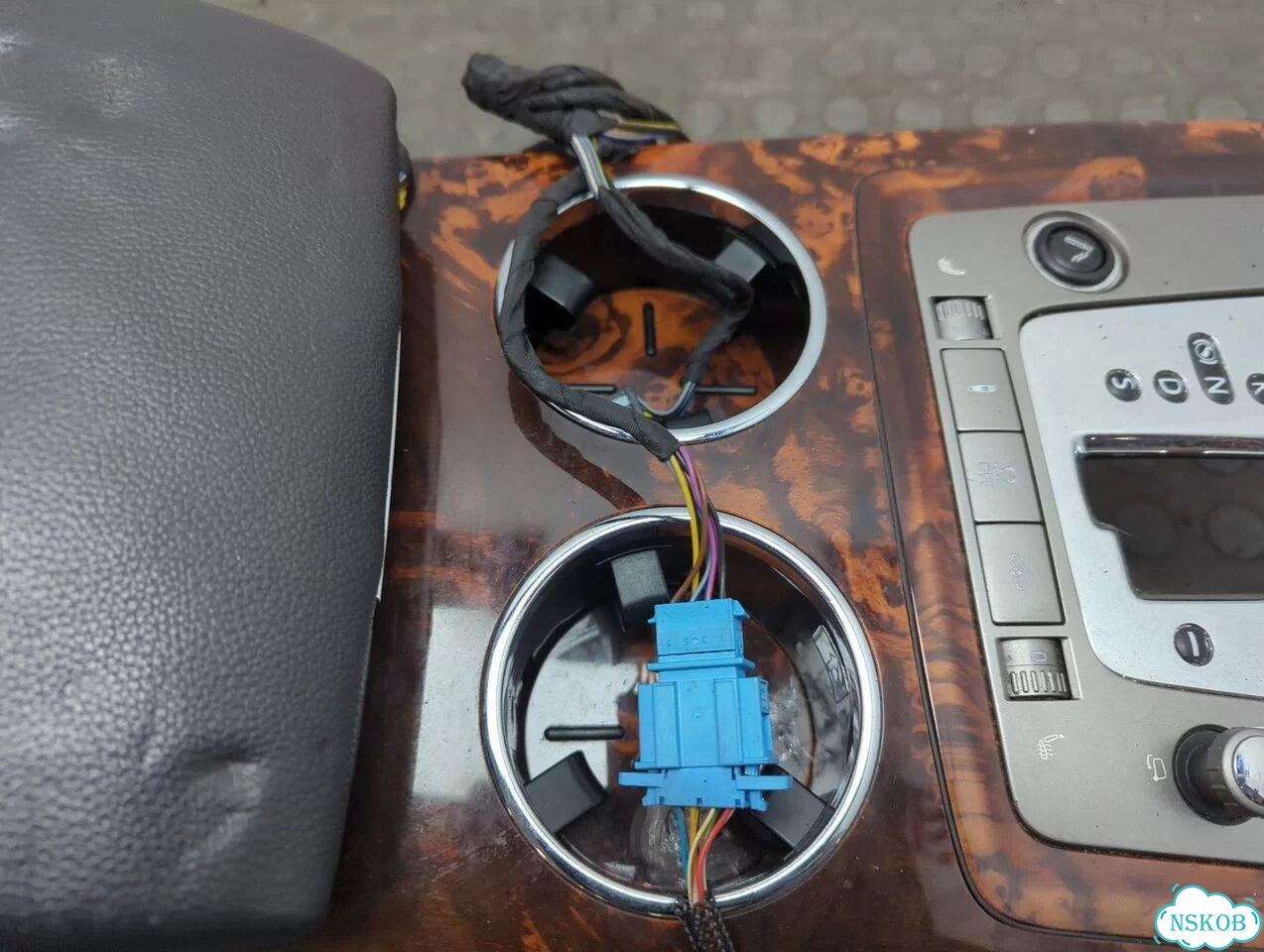 Консоль салона Volkswagen Phaeton фото 4