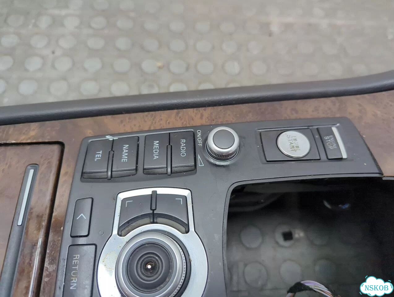 Консоль салона Audi A8 (D3) фото 6