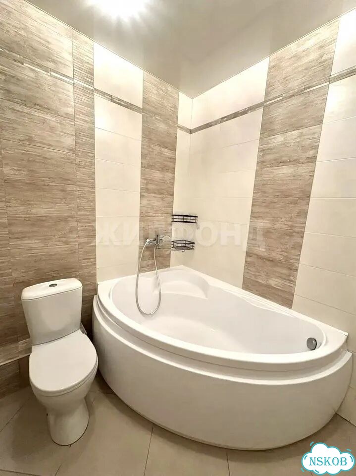 2-к. квартира, 70 м², 8/17 эт. фото 10
