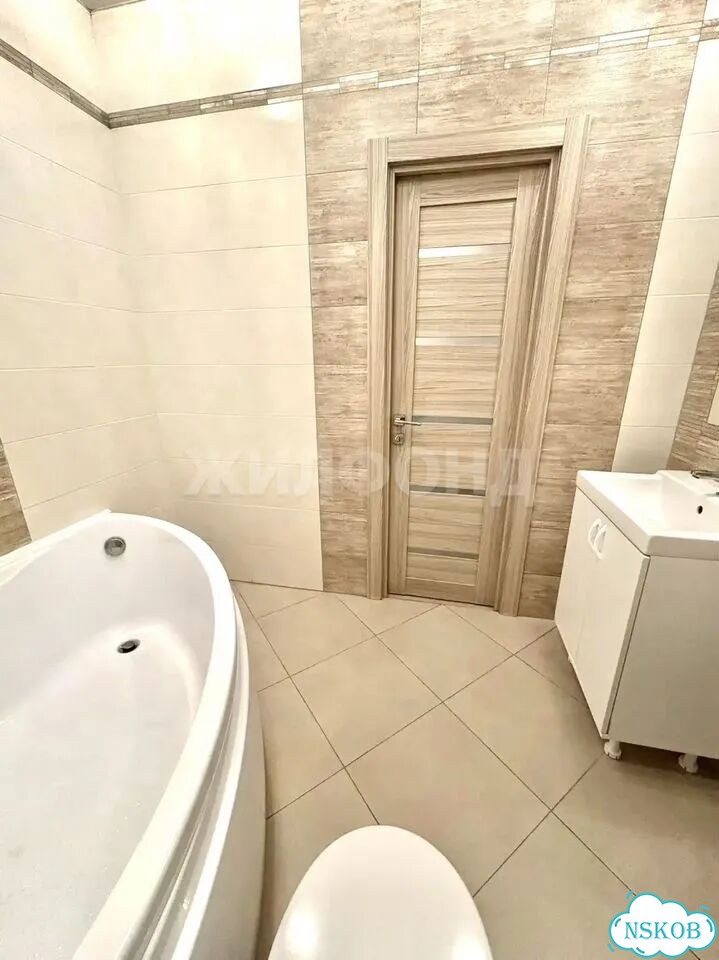 2-к. квартира, 70 м², 8/17 эт. фото 11