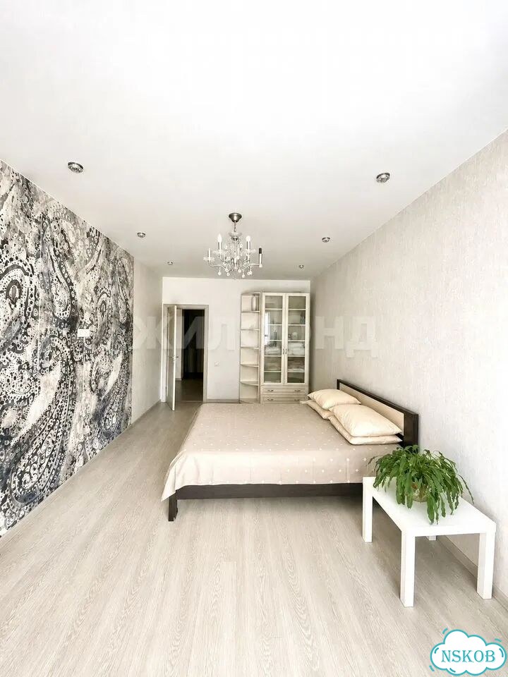 2-к. квартира, 70 м², 8/17 эт. фото 2