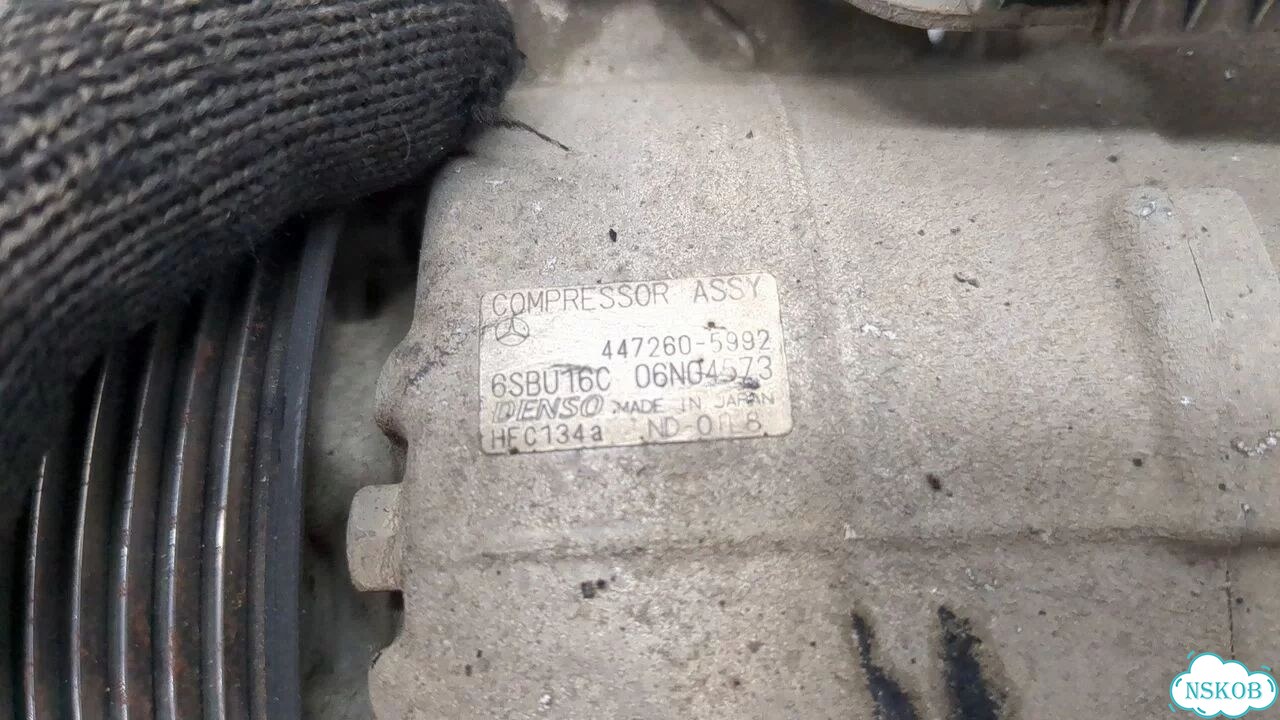Компрессор кондиционера Mercedes C W204 фото 6