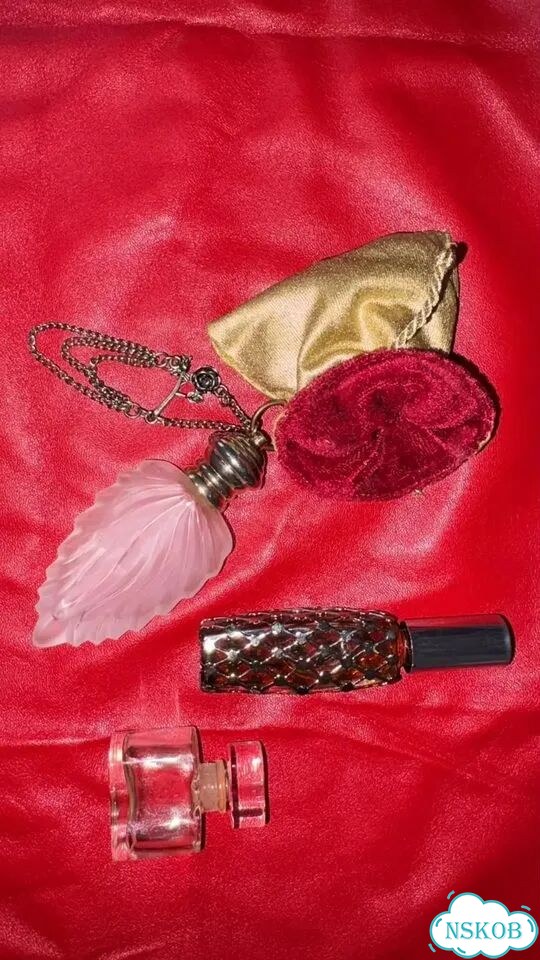 Пустые коллекционные флаконы от духов estee lauder фото 1