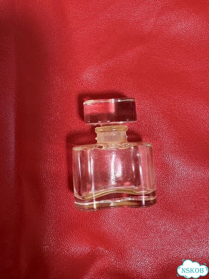 Пустые коллекционные флаконы от духов estee lauder фото 2